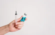 Bodziony: PiS, bardziej niż kolejnej fali zgonów, boi się antyszczepionkowców