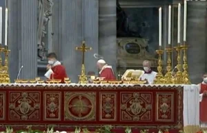 Aureola nad głową papieża Franciszka? To nagranie stało się hitem Internetu