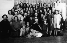 79 rocznica: Janusz Korczak zginął z 200 dziećmi w komorze gazowej.