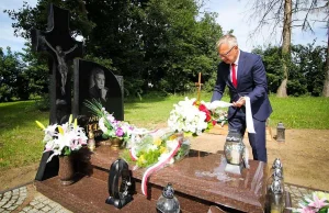 10 rocznica śmierci Leppera. Tylko trzy osoby odwiedziły jego grób