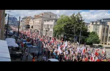 JEST MOC! 50 tys. Polaków domaga się zmiany rządu oraz więzienia za eksperymenty