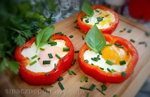 Jajko podane w papryce - Smaczne potrawy - Pomysł na śniadanie