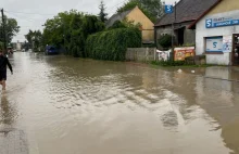 Mieszkańcy po powodzi. „Nie przyszedł nikt, żeby zobaczyć czy ktoś się topi”