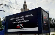 Antyhomofobus już na ulicach Warszawy. "Pedofilia nie ma nic wspólnego z...