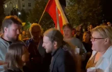 Dobromir Sośnierz zaatakowany przez uczestników protestu przeciw #LexTVN