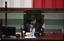 PiS już po raz czwarty majstrował przy głosowaniu w Sejmie.