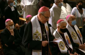 Biskup usprawiedliwia tuszowanie pedofilii przez kościół