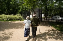 Seniorzy coraz bardziej zadłużeni. Widać efekt pandemii