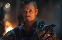 The Suicide Legion: Joel Kinnaman wniósł pozew o zakaz zbliżania się modelki