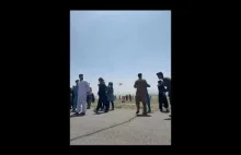 Kolejne wstrząsające nagrania z lotniska w Kabulu; desperackie próby ucieczki