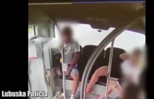 Brutalny napad na kobietę w autobusie [NAGRANIE MONITORINGU]