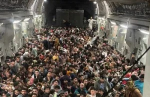 Załoga podjęła decyzję o starcie, amerykański C-17 wypełniony 640 Afgańczykami