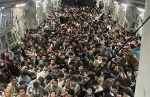 640 osób w 140 miejscowym samolocie. Dramatyczne sceny z Afganistanu