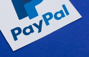 PayPal zmienił umowy i wprowadził nową opłatę. Postępowanie UOKiK.