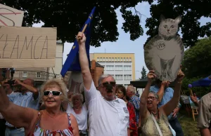 Zakłócał spokój na spotkaniu premiera. Sąd uznał jego zatrzymanie za bezzasadne