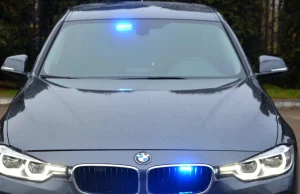 Policjanci drogówki próbowali wrobić kierowcę w uszkodzenie radiowozu BMW