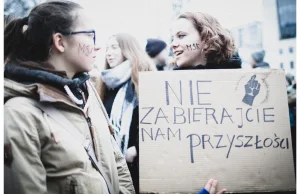 Polski Ład obiecuje czyste powietrze i parki. Ale w parkach trwa wycinka....