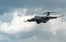 823 pasażerów na pokładzie i dzielny C-17 "Globemaster"