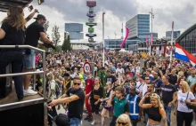 Protesty przeciwko restrykcjom w Holandii. W Hadze doszło do starć z policją