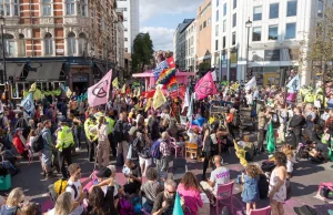 Aktywiści klimatyczni rozpoczęli dwutygodniowy protest w Londynie
