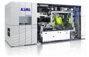ASML - firma bardzo ważna dla produkcji układów scalonych (ang.)