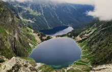 Toalety „na dziko” i góry śmieci w Tatrach