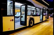 Rzeczywisty czas odjazdu 450 śląskich linii autobusów na mapach Google