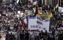 Francja: Około 160 tys. osób protestowało przeciwko paszportom sanitarnym