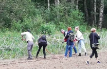 13 osób zatrzymanych za niszczenie płotu na granicy polsko-białoruskiej