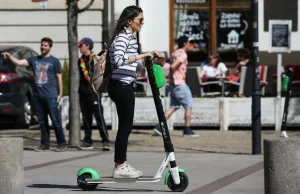 Nowe uprawnienia Straży Miejskiej. Wlepi mandat rowerzystom i na hulajnogach