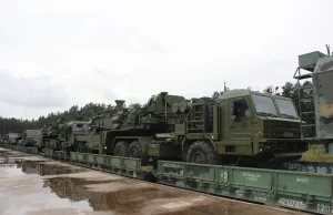 Rosyjskie zestawy rakietowe S-400 w Grodnie