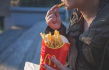 14-latkowie ratują McDonald’s. Nie ma rąk do pracy