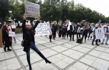 Witek wygwizdana przed liceum w Częstochowie. "Będziesz siedzieć"