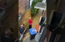 Neighbours fighting