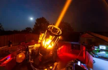 ESO ma nowy laser. Wzrost jego mocy ułatwi tworzenie sztucznych gwiazd