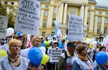 Strajk w ZUS. Związkowcy zapowiadają "wstrzymanie wypłat wszelkich świadczeń"