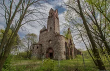 Ruiny kościoła w Pisarzowicach.