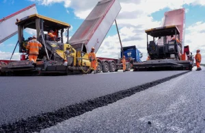 Asfalt o zapachu kwiatów. Nowy pomysł Lotosu