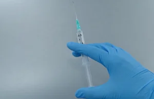 Szczepionka na raka z mRNA firmy BioNTech testowana na ludziach