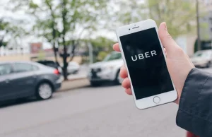 Holandia. Sąd: Uber musi zatrudnić swoich kierowców