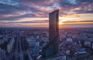 Wieżowiec Sky Tower sprzedany za ponad 84 mln euro