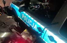 Pijany motocyklista upadł na radiowóz