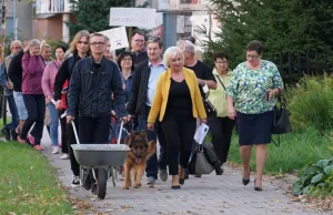 Zamierzali wywieźć prezesa spółdzielni na taczce.