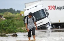 Powódź błyskawiczna na francuskiej autostradzie A9 - TRUCKER ON ROAD
