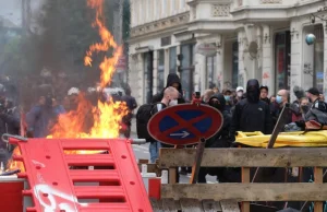 Niemcy. Demonstracja w obronie lewicowej ekstremistki. Zapłonęły barykady