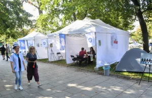 "Cichy Dyżur" zamiast "białego miasteczka", ale nie koniec protestu.