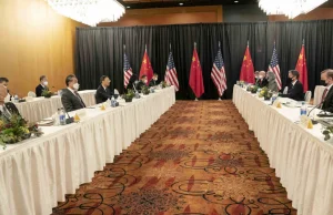 Chiny krytykują Stany Zjednoczone, Australię i Wielką Brytanię za pakt...