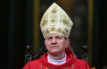 Arcybiskup chce, by księża uczyli młodzież o seksualności.
