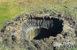 Wielkie dziury na Syberii - już wiadomo, skąd się biorą
