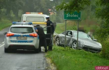 Porsche w rowie przed Stolcem